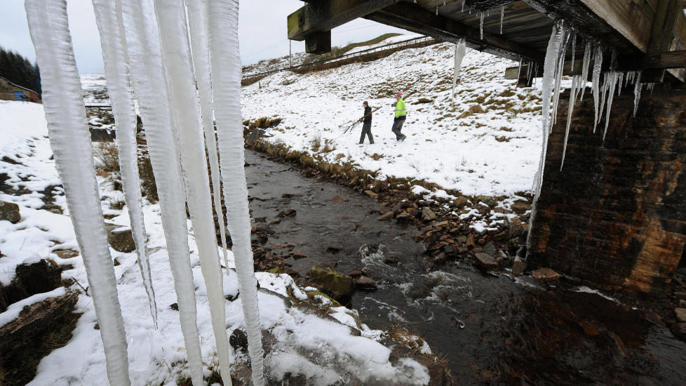 ISKALDT: Kulda er i ferd med � bite seg fast i England, her i County Durham. Foto: OWEN HUMPHREYS/AP