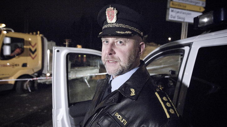BER SJ�F�REN MELDE SEG:   Lensmann Morten Huse i Ullensaker oppfordrer sj�f�ren til � melde seg for politiet.  Foto: Bj�rn Langsem / Dagbladet