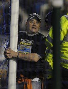 Demonstrerer fordi datteren mistet Ryanair-jobb