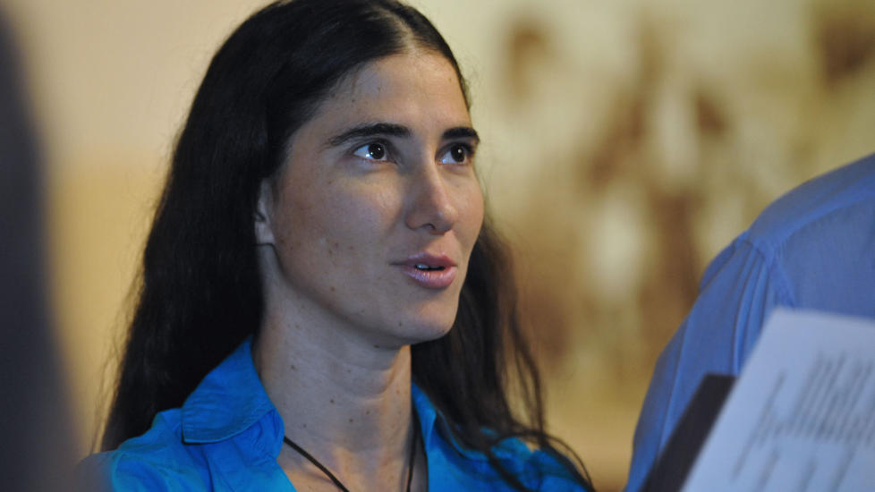NOMINERT: Den cubanske bloggeren Yoani Sanchez er en av de nominerte til Nobels fredspris. Hun har �pnet nye muligheter for dialog og debatt gjennom sosiale medier. Foto:  Adalberto Roque/AFP/Scanpix