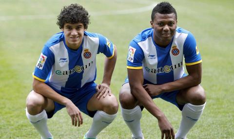TIL ESPANYOL: Inter-talentet Philippe Coutinho (t.v) har g�tt p� l�n til Espanyol. Foto: EPA / Andreau Dalmau / Scanpix