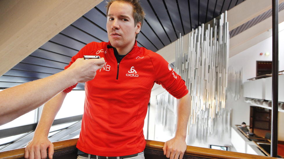 I ANGREPSPOSISJON: Emil Hegle Svendsen kan g� forbi Martin Fourcade i verdenscupen p� hjemmebane i Holmenkollen. Foto: H�kon Mosvold Larsen/Scanpix