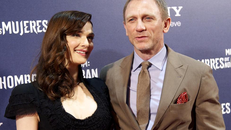 VAKKERT PAR: Skuespillerne Rachel Weisz og Daniel Craig er et av Hollywoods aller heteste par. Her er de p� premieren til �The Girl With The Dragon Tattoo� tidligere i �r. Foto: Stella Pictures