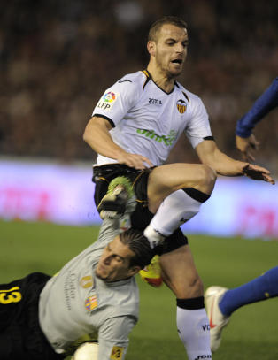 - Dommeren s� det, men turte ikke bl�se mot Barcelona