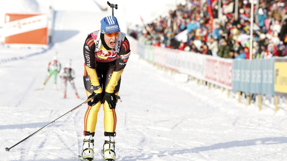 I S�RKLASSE: Magdalena Neuner fra Tyskland g�r i m�l p� kvinnenes 7,5 kilometer sprint i verdenscupen i skiskyting i Holmenkollen. 
Foto: H�kon Mosvold Larsen, Scanpix