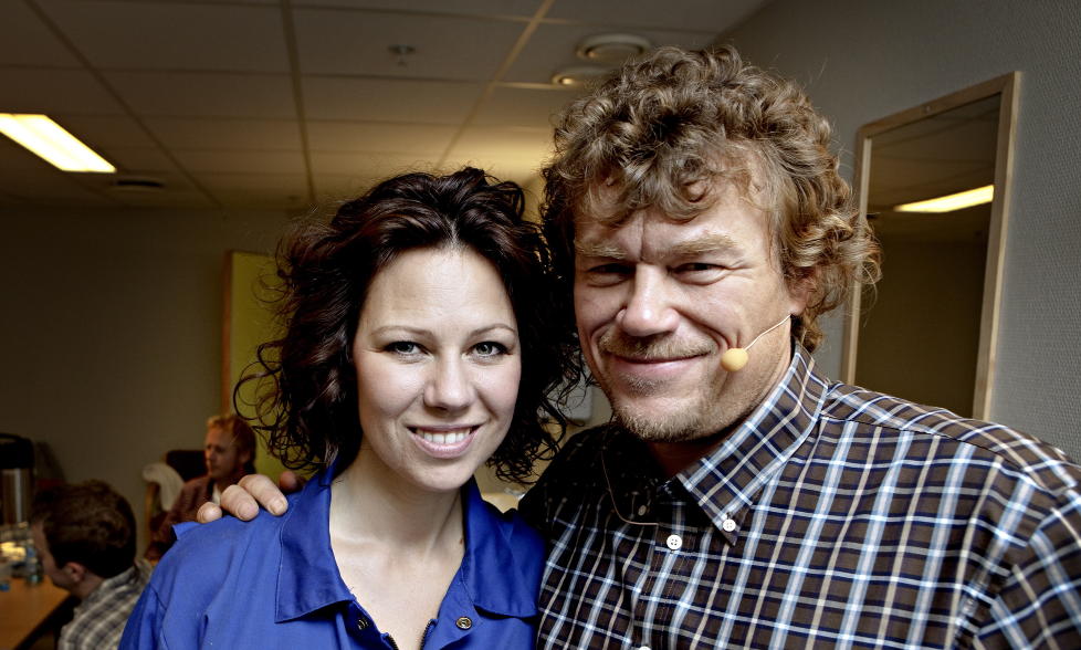 KJ�RESTEPAR OG L�TSKRIVERE: Trine Rein og Lars Monsen l�rer av hverandre. Rein blir med p� Monsens hundel�p, mens Monsen skriver sanger med Rein. Her fra generalpr�ven p� deres felles show �Vilt og vakkert� i Nes Kulturhus i �rnes.
Foto: Lars Eivind Bones / Dagbladet
