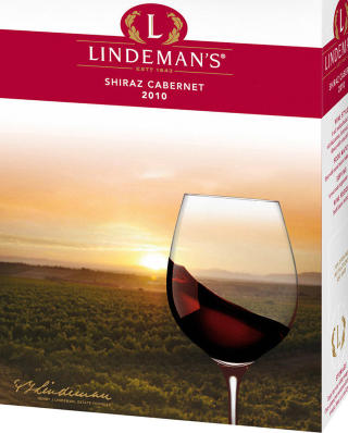 AUSTRALSK P� BOKS: Lindemans Shiraz Cabernet 2010 f�r 74 poeng og terningkast fire.