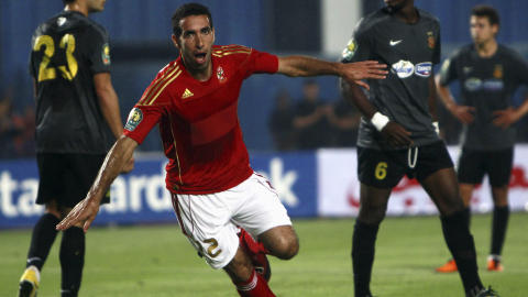VIL SLUTTE: Mohamed Aboutrika er blant spillerne som sier de vil legge opp etter tragedien i g�r kveld.Foto: SCANPIX/REUTERS/Amr Abdallah Dalsh