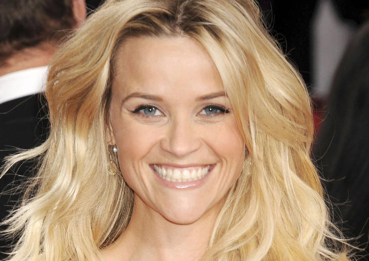 GAMMEL SVEIS: Reese Witherspoon med sin gamle sveis, for dr�ye to uker siden. Foto: Stella Pictures