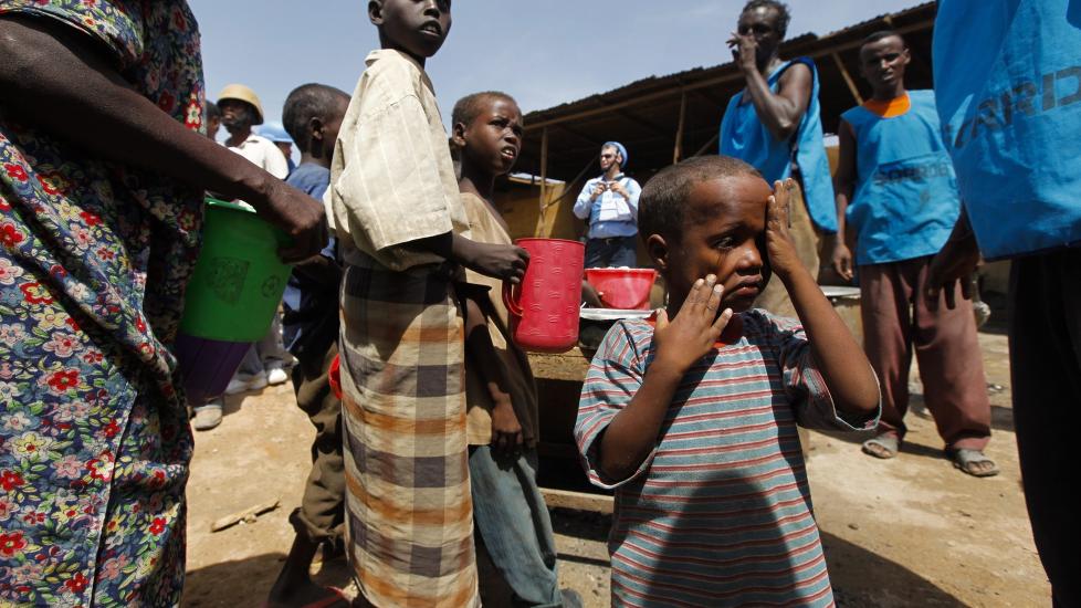 P� FLUKT I EGET LAND: Situasjonen er fortsatt sv�rt alvorlig for Somalias befolkning. Men hungersn�den er over, if�lge FN. Foto: EPA/Dai Kurokawa/Scanpix