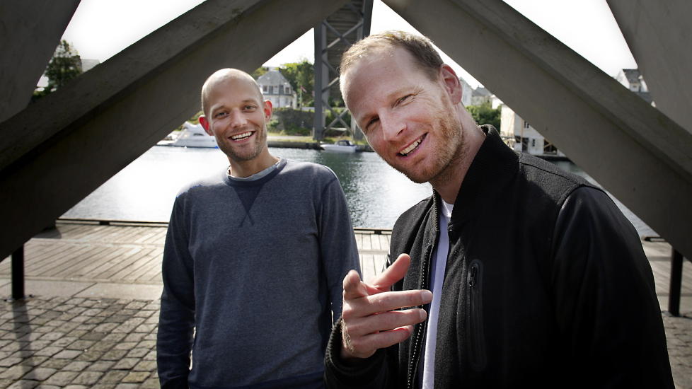 I RUTE: Regiss�r Joachim Trier (til h�yre) og manusforfatter Eskil Vogt er n� i innspurten med manusarbeidet p� deres f�rste amerikanske film, �Louder than Bombs�. Her i forbindelse med �Oslo, 31. august� under filmfestivalen i Haugesund i fjor. Foto: �istein Norum Monsen/Dagbladet