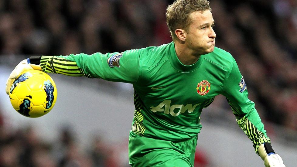 SKADD M�LMANN: Anders Lindegaard er ute av spill i opptil seks uker. Foto:  EPA/KERIM OKTEN