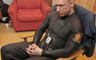 Her er Breivik  etter p�gripelsen