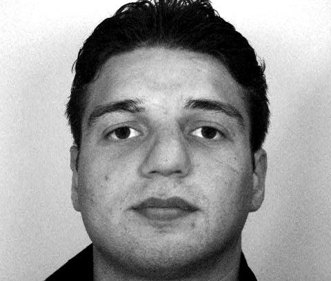 Valdet Kupa (24)

* Profil innenfor K-falangen (d�pt etter Kupas etternavn).

* K-falangen ble en maktfaktor i Malm�s underverden i 2007-2008. Besitter if�lge kjennere et stort voldspotensial - noe som betyr at de har mange fotsoldater som er villige til � ut�ve vold.  I strid med M-falangen.

* To personer med kobling til K-falangen mistenkt for et gatekj�kkendrap p� en 21-�ring i sommer.