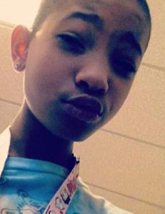 Willow Smith (11) barberte bort alt h�ret