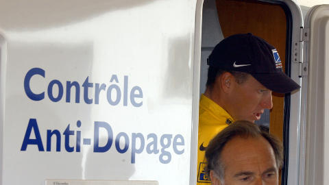 MANGE TESTER: Lance Armstrong hevder han ikke har noe å skjule etter over 500 dopingtester gjennom karrieren. Foto: AP Photo/Peter Dejong MANGE TESTER: Lance Armstrong hevder han ikke har noe å skjule etter over 500 dopingtester gjennom karrieren. Foto: AP Photo/Peter Dejong