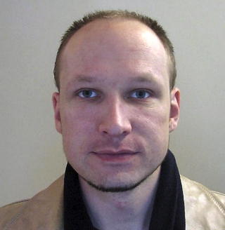 HUSKER IKKE: Terrorsiktede Anders Behring Breivik (32) sier han ringte departementene - men at han ikke helt husker n�r. Foto: POLITIET