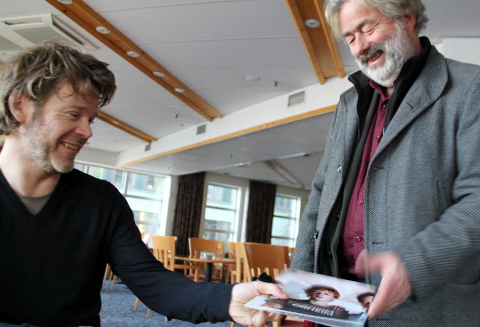 FORN�YD VINNER: Regiss�r Arild Andresen (t.v.) og produsent Sigve Endresen er sv�rt forn�yd med � f� en av verdens st�rste filmpriser f�r filmen har rukket � hatt norsk premiere. Foto: Wenche Schj�nberg/Scanpix