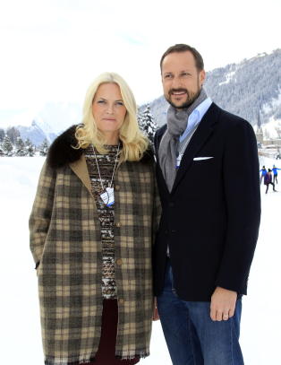 Haakon og Mette-Marit i flydrama