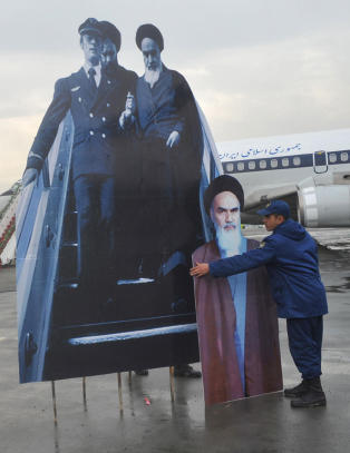 Khomeini vandrer igjen
