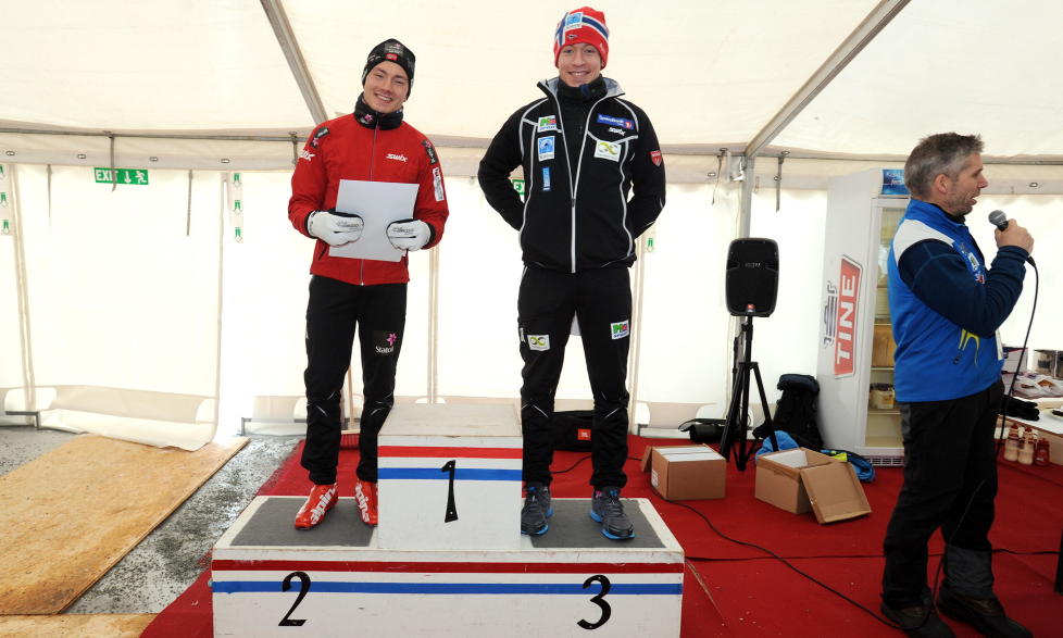 ALENE UTEN ENEREN:  Finn H�gen Krogh (t.v.) tok andreplassen og Ronny Fredrik Ansnes tredjeplassen i Gran�sen, men de to kom alene til premieseremonien.

Foto: Ned Alley / Scanpix