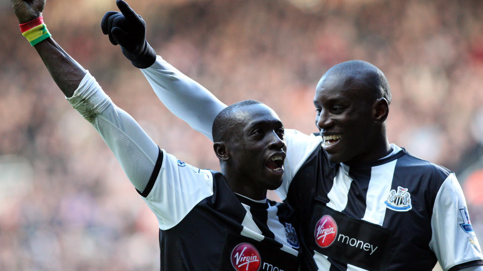 SUPERDUO: Newcastle Uniteds Papiss Demba Cisse og Demba Ba scoret m�lene da Aston Villa ble sl�tt 2-1. Foto: AP Photo/Scott Heppell