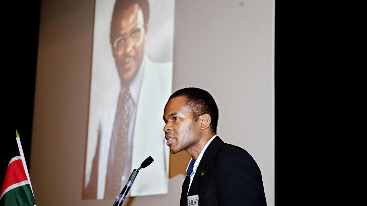 TALTE: Fredrick Makosir er leder ved den Kenyaniske forening i Norge og n�r venn av Jeff Mwangi Kwirikia. Han sier at Stella og familien har hatt det tungt. Foto: Jacques Hvistendahl