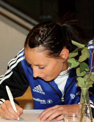 Herrem blir i By�sen