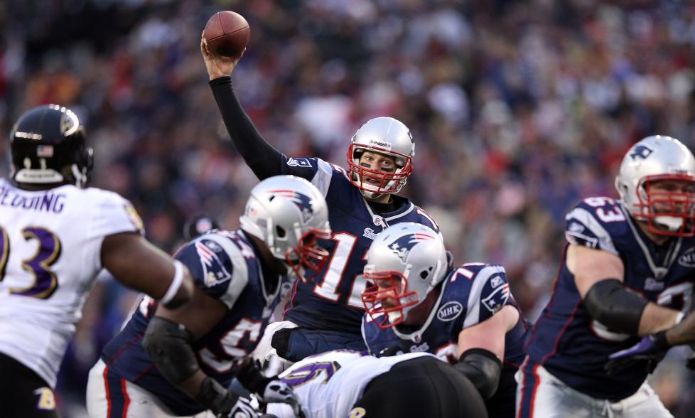 I SENTRUM: Mange har store forventninger til quarterback Tom Brady, f�r hans Patriots m�ter NY Giants. Foto:  Elsa/Getty Images/AFP