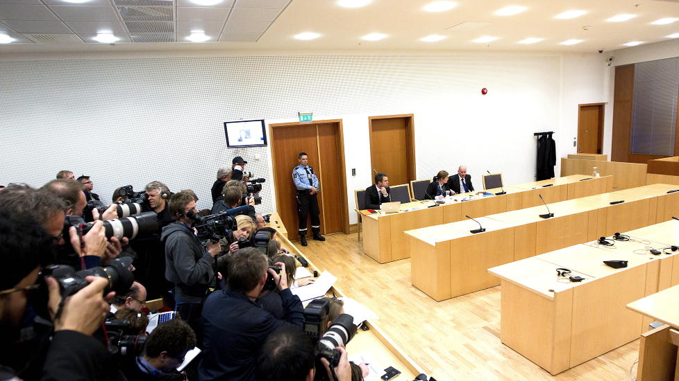 �PNE D�RER: Fengslingsm�tet av Anders Behring Breivik starter i Oslo Tingrett klokka 12.30 i dag. M�tet g�r for �pne d�rer, som betyr at publikum kan f� v�re til stede. Nytt ved fengslingsm�tet er at Breivik har sagt ja til � la seg fotografere. Det er ventet 63 pressefolk fra inn- og utland  til � f�lge fengslingsm�tet. Foto: Bj�rn Langsem / Dagbladet.