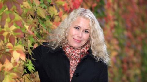 REAGERER: Daglig leder i Dyrebeskyttelsen Norge, Ingunn Monstad, reagerer kraftig p� den siste reklamefilmen til NextGenTel. Hun mener den er st�tende og smakl�s. Foto: Dyrebeskyttelsen Norge