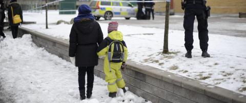 Skolejente knivstukket i halsen ved skole i Sverige