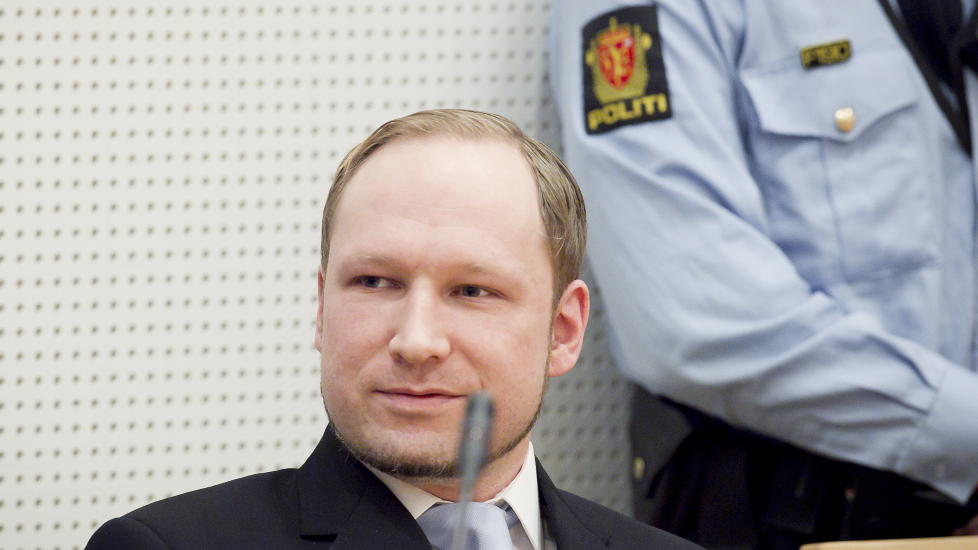 TILLOT FOTOGRAFERING:
Terrorsiktede Anders Behring Breivik under fengslingsm�tet i rettssal 828 i Oslo Tinghus mandag formiddag. 
Foto: Heiko Junge / Scanpix