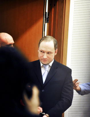 G�r med p� � tvangs- innlegge Breivik p� Ila