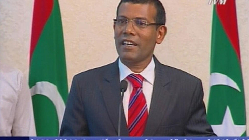 G�R AV: Maldivenes president Mohamed Nasheed g�r av. Her snakker han under en konferansen i Male tirsdag 7.februar 2012. FOTO: REUTERS/TVM