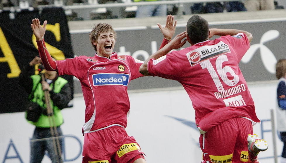 SCORET TO: Nicolay Solberg (t.v.) kom inn og scoret to ganger for Lillestr�m i seieren mot Str�mmen. Her fra en seriekamp mot Stab�k i fjor.
Foto: Linn Cathrin Olsen / SCANPIX