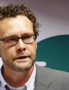 Solum Larsen er under politiets kontroll