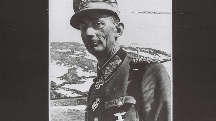 HELTEN FRA NARVIK var general Eduard Dietls kallenavn.  Her fotografert i Narvik etter at hans styrker hadde vunnet kontroll over den strategisk viktige byen.   Foto:NSDAP propagandafilm