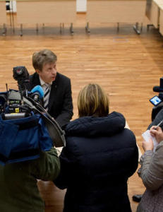 - Fortsatte �rsm�tet dagen etter at han ble kjent med voldtektsanklagene