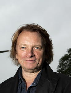 Derfor spiller Jan Eggum fotball i lakksko