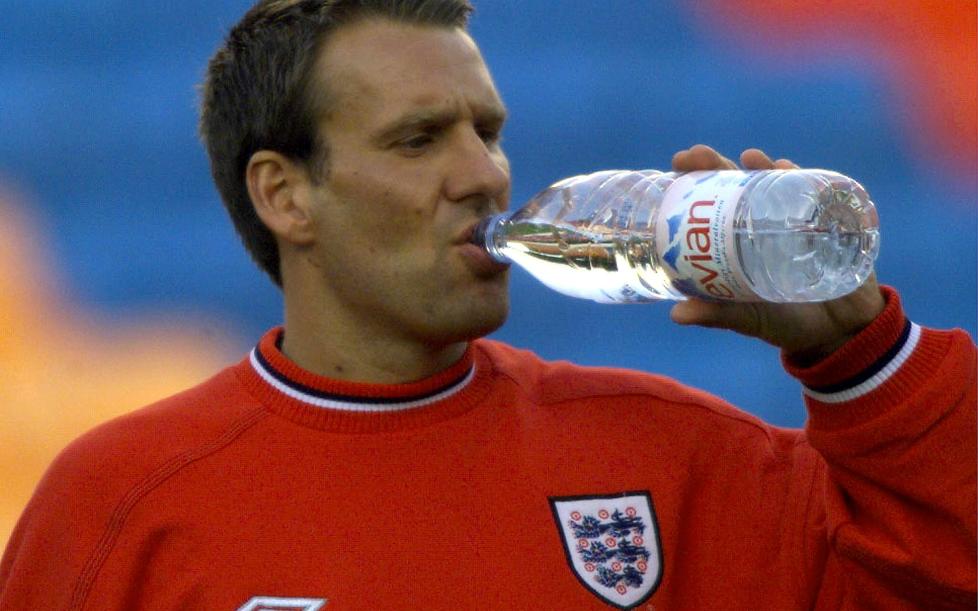 T�RST: Paul Merson ble p�grepet etter en kollisjon i oktober, der han kj�rte bil med promille. N� er han fratatt f�rerkortet. Foto: Russell Boyce    REUTERS