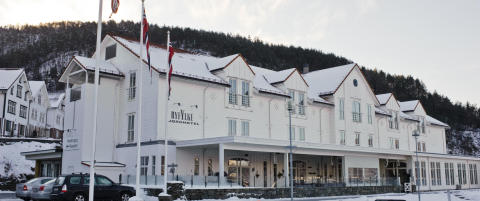 Politiet unders�ker hotellet n�