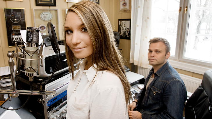 L�RER OG ELEV: Nora Foss Al.Jabri drar nytte av Christian Ingebrigtsens erfaring fra musikkbransjen. - Han l�rer meg utrolig mye, sier hun. Foto: Erling H�geland/Dagbladet