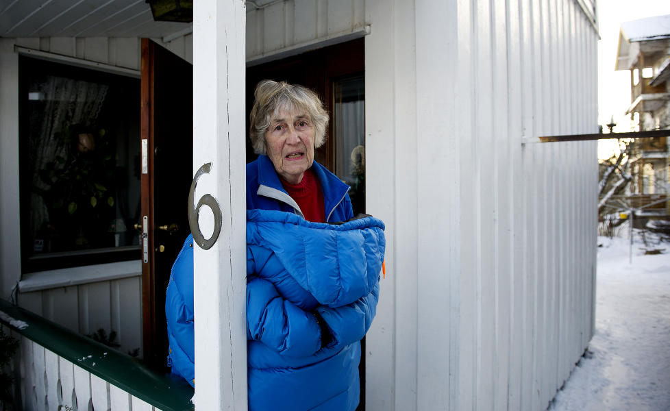FORFERDET: Offeret som ble overfalt p� Nordberg i Oslo, var p� et m�te i pensjonistgruppa hos Kari Riis Larsen (74) f�r hun ble overfalt av en ukjent gjerningsmann. - Dette er forferdelig for henne, sier Larsen til Dagbladet. Foto: �istein Norum Monsen / Dagbladet
