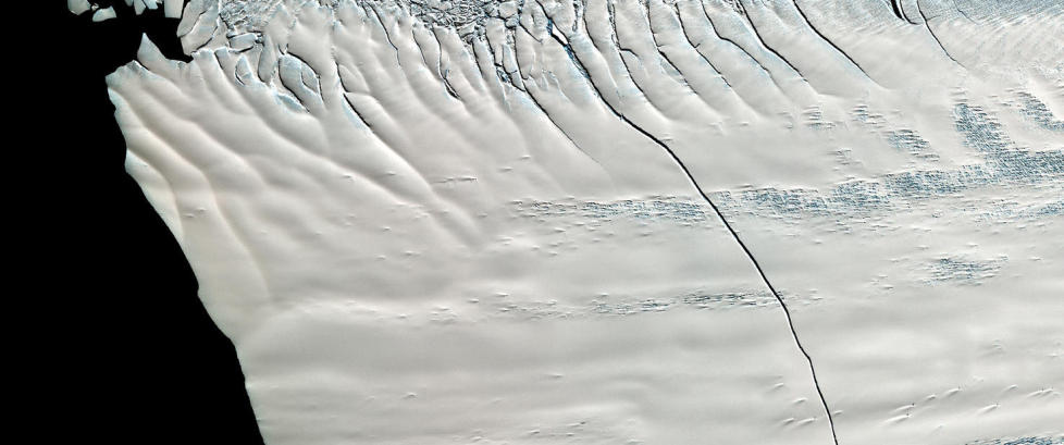 http://news.nationalgeographic.com/news/2012/120202-crack-antarctica-iceberg-science-glacier/?source=lik_tw20120207news-nyciceberg