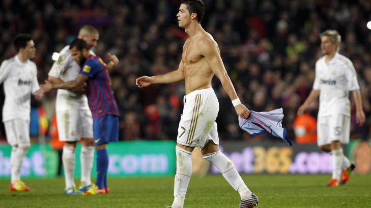 SEKS �R P� TOPP: Real Madrid, her ved Cristiano Ronaldo, har toppet pengelista siden de dyttet Manchester Untited ned fra toppen i 2005. Foto: REUTERS/Albert Gea