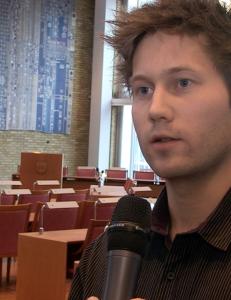 Talte til ungdommen rett f�r sex-skandalen