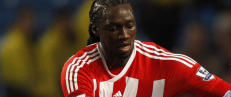 Utestengt i tre �r for rasisme mot Kenwyne Jones