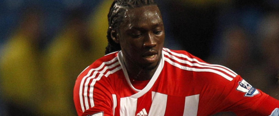 Utestengt i tre �r for rasisme mot Kenwyne Jones