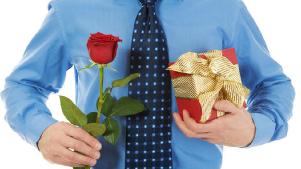 M� P� DATE: Mannen er p�lagt � ta konen med p� date etter at han glemte bursdagen hennes. Foto: Colourbox